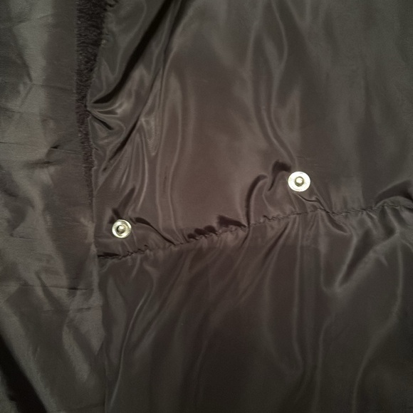 Cute black puffer jacket!! - Picture 4 of 6